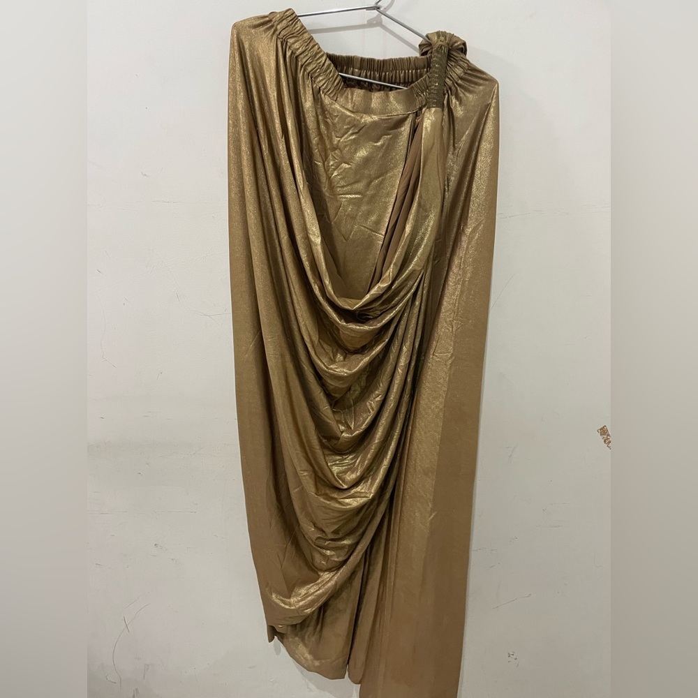 Stylish ready to wear designer saree with peplum black blouse and golden saree - Picture 4 of 9
